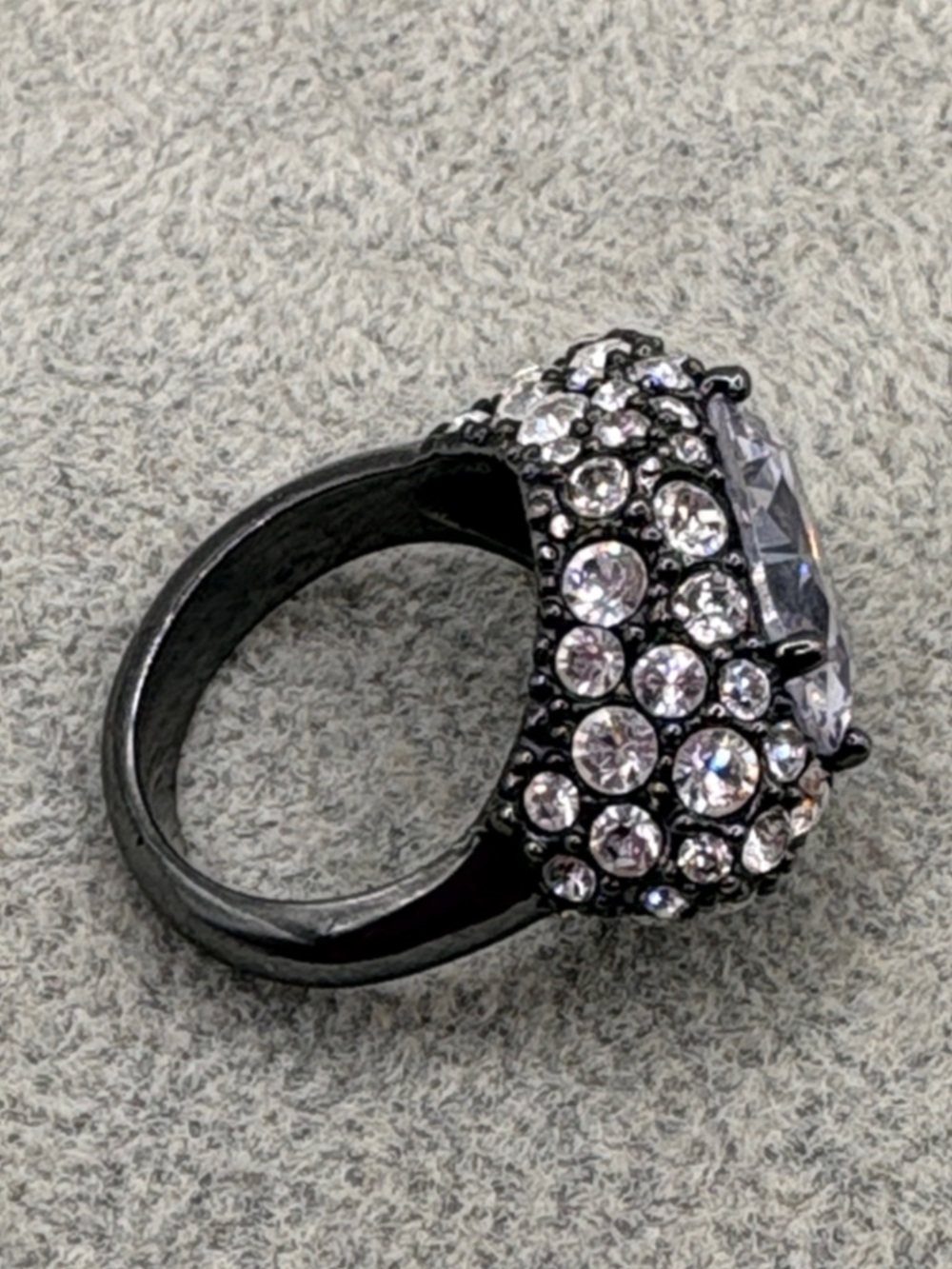Givenchy Crystal Cocktail Ring Size 6.75 Gunmetal Diamond Shaped Oblong - Picture 2 of 8